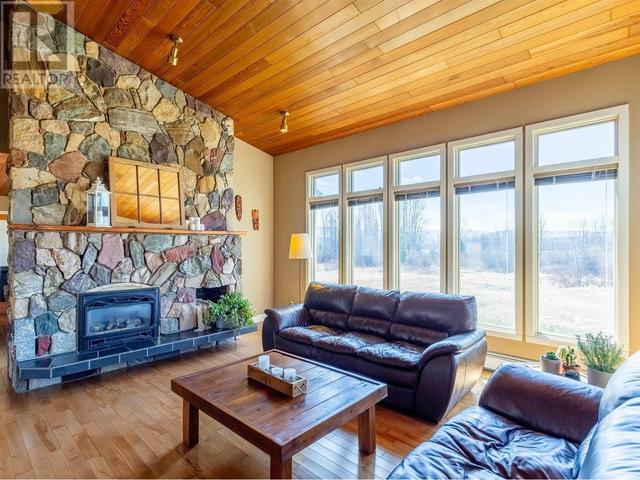 6445 Tyhee Lake Road, House detached with 4 bedrooms, 4 bathrooms and null parking in Bulkley Nechako A BC | Image 19