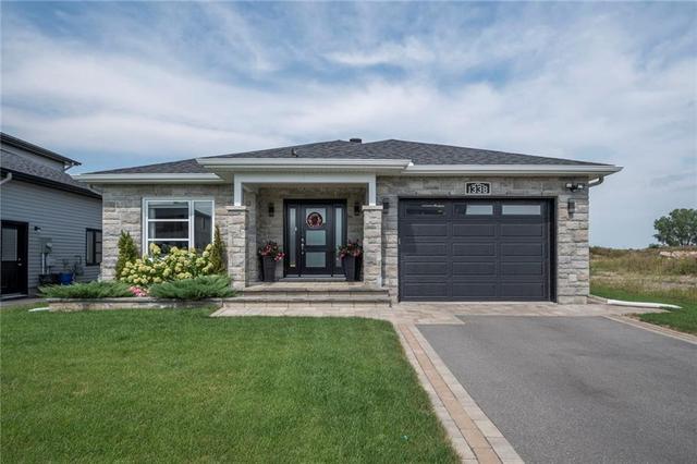 1338 Roger Street, House detached with 2 bedrooms, 2 bathrooms and 3 parking in Cornwall ON | Image 1