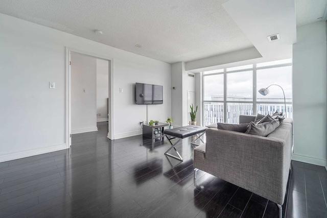 1310 - 9 George St N, Condo with 2 bedrooms, 2 bathrooms and 1 parking in Brampton ON | Image 4