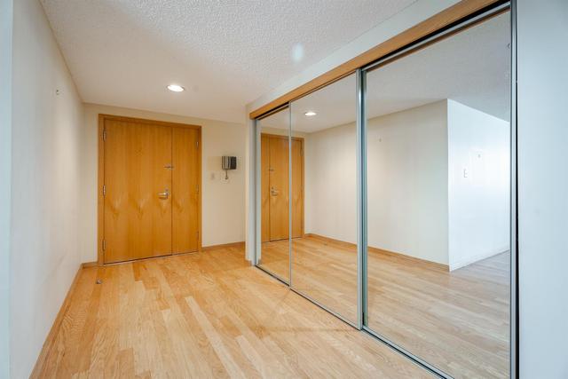 502d - 500 Eau Claire Avenue Sw, Condo with 2 bedrooms, 2 bathrooms and 2 parking in Calgary AB | Image 2