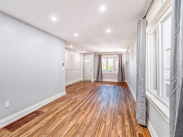 Upper - 376 Rhodes Ave, House semidetached with 3 bedrooms, 2 bathrooms and 1 parking in Toronto ON | Image 2