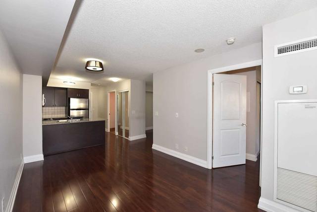 401 - 1070 Sheppard Ave W, Condo with 1 bedrooms, 2 bathrooms and 1 parking in Toronto ON | Image 9