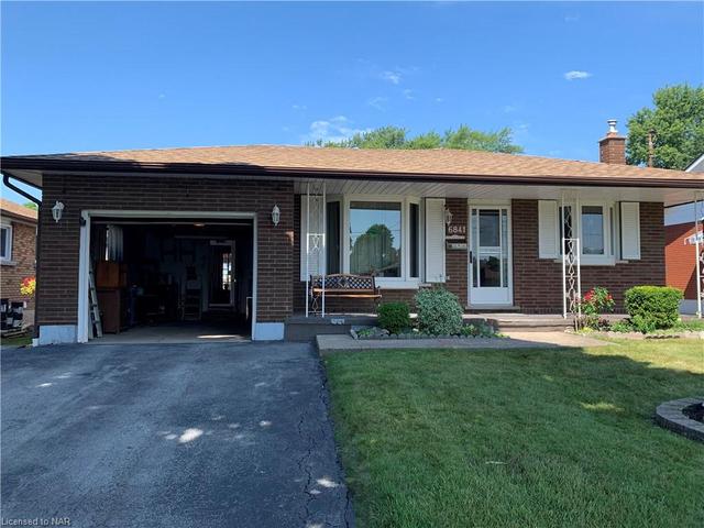 6841 Hagar Avenue, House detached with 3 bedrooms, 2 bathrooms and 5 parking in Niagara Falls ON | Card Image