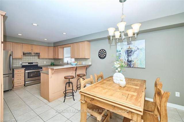 8099 Spring Blossom Dr, House detached with 3 bedrooms, 3 bathrooms and 3 parking in Niagara Falls ON | Image 2