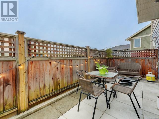 15 - 1515 Keating Cross Rd, House attached with 3 bedrooms, 3 bathrooms and 1 parking in Central Saanich BC | Image 24