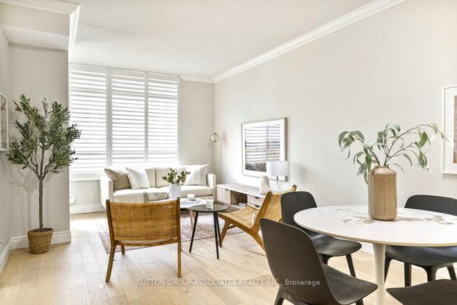 207 - 1 Deer Park Cres, Condo with 1 bedrooms, 2 bathrooms and 1 parking in Toronto ON | Image 9
