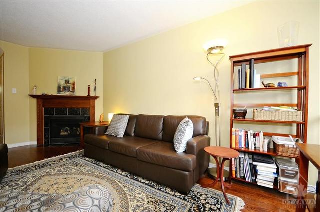 220 Freedom Private, Townhouse with 3 bedrooms, 3 bathrooms and 2 parking in Ottawa ON | Image 4