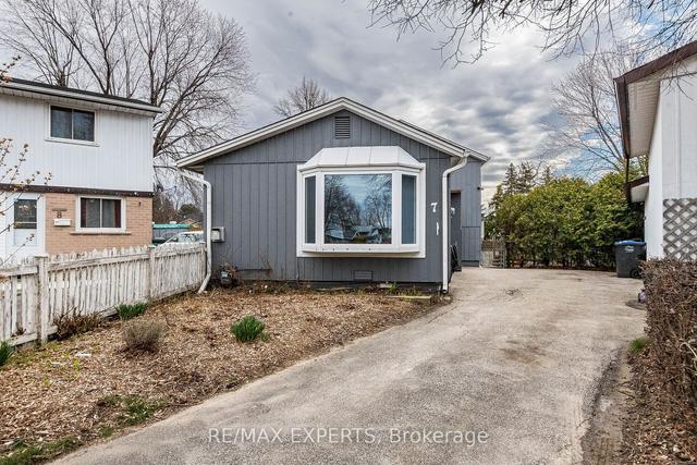 7 Haley Crt, House detached with 2 bedrooms, 2 bathrooms and 3 parking in Brampton ON | Image 1