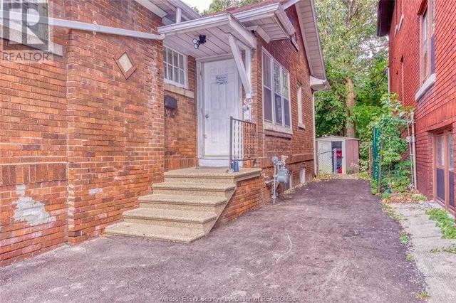 364 Partington Ave, House detached with 4 bedrooms, 2 bathrooms and 4 parking in Windsor ON | Image 12