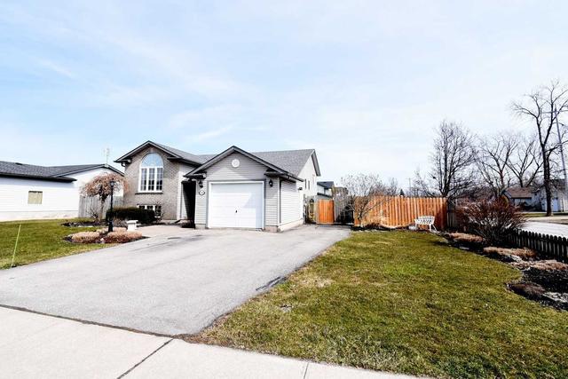 700 Nancy Rd, House detached with 2 bedrooms, 3 bathrooms and 4 parking in Fort Erie ON | Image 38