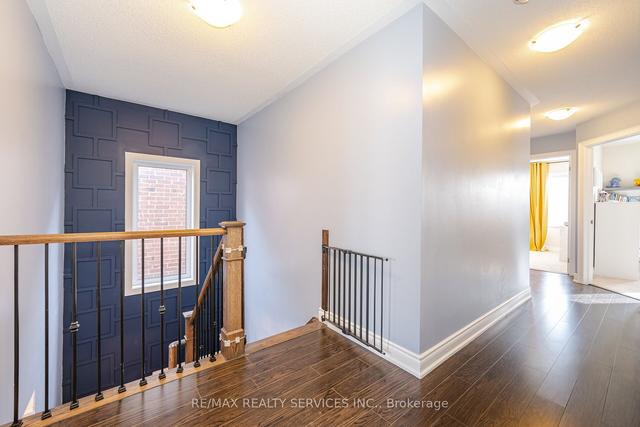19 Feeder St, House detached with 4 bedrooms, 3 bathrooms and 3 parking in Brampton ON | Image 16