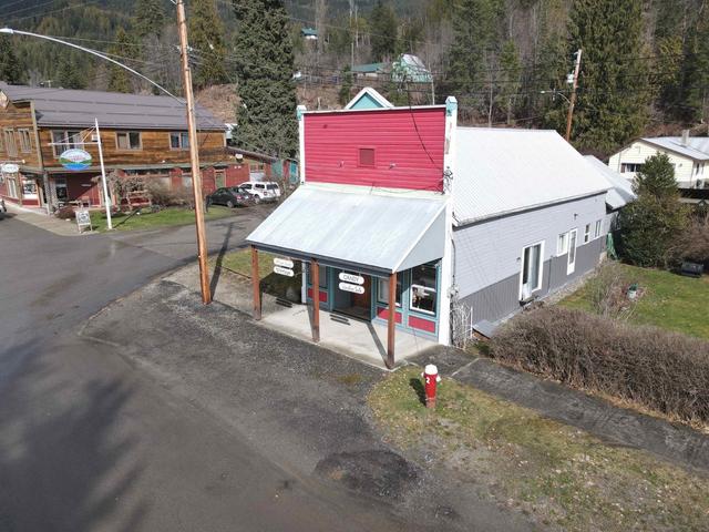 124 Lake Avenue, House detached with 3 bedrooms, 2 bathrooms and null parking in Silverton BC | Image 40