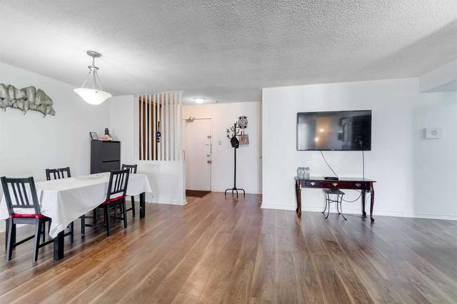 1210 - 21 Knightsbridge Rd, Condo with 3 bedrooms, 2 bathrooms and 1 parking in Brampton ON | Image 2