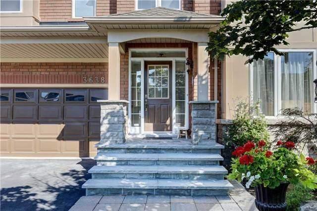 3638 Forest Bluff Cres, House detached with 4 bedrooms, 3 bathrooms and 2 parking in Mississauga ON | Image 2