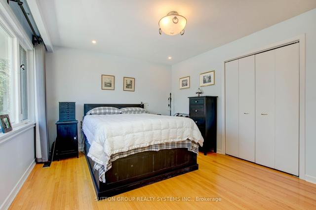 14 Louisa St, House semidetached with 3 bedrooms, 3 bathrooms and 3 parking in Toronto ON | Image 11