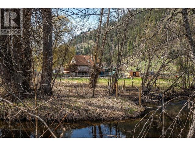 3312 6 Highway, House detached with 3 bedrooms, 2 bathrooms and 10 parking in North Okanagan D BC | Image 12