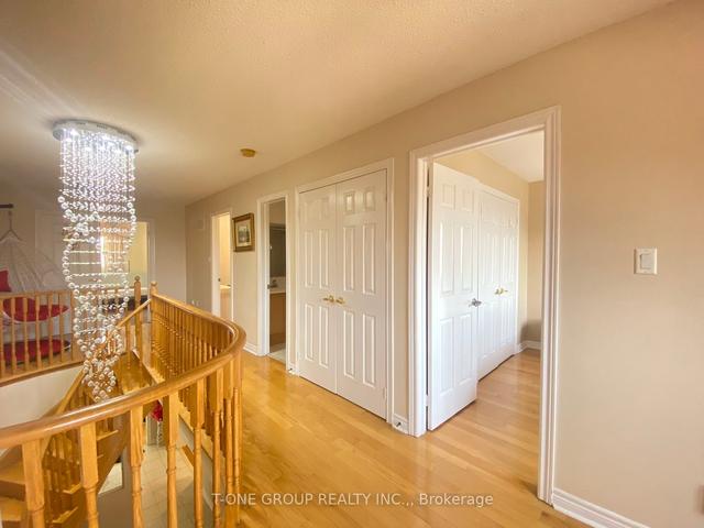 88 Sanwood Blvd, House detached with 4 bedrooms, 4 bathrooms and 2 parking in Toronto ON | Image 7