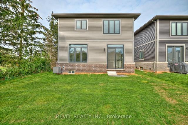 159 Starfire Cres, House detached with 3 bedrooms, 3 bathrooms and 4 parking in Hamilton ON | Image 33