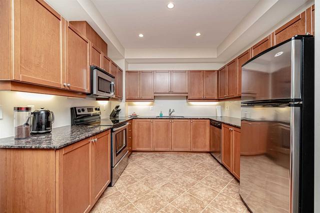 15450 Yonge St, Condo with 2 bedrooms, 2 bathrooms and 1 parking in Aurora ON | Image 17