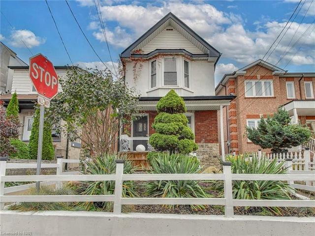 335 Boon Avenue, House detached with 2 bedrooms, 2 bathrooms and 4 parking in Toronto ON | Image 23