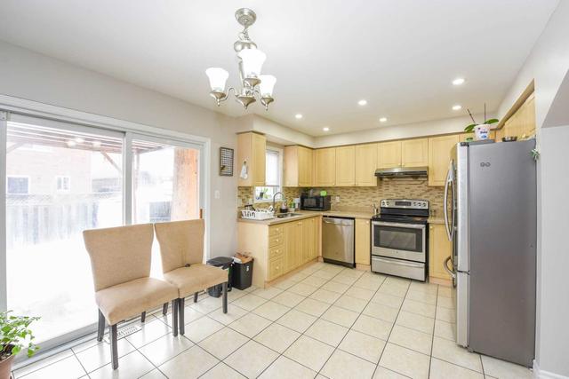 6 Mistycreek Cres, House detached with 3 bedrooms, 4 bathrooms and 6 parking in Brampton ON | Image 3