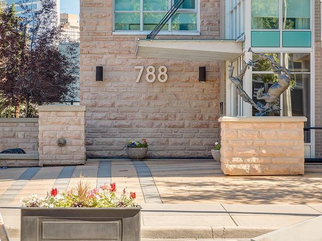 803 - 788 12 Avenue Sw, Condo with 2 bedrooms, 2 bathrooms and 1 parking in Calgary AB | Image 2