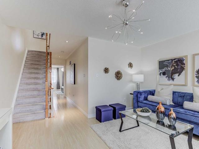 8941 Yonge St, House attached with 3 bedrooms, 3 bathrooms and 2 parking in Richmond Hill ON | Image 11