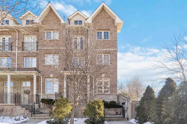 331 Royal York Rd N, House attached with 3 bedrooms, 3 bathrooms and 2 parking in Toronto ON | Image 2