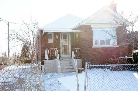 7 Belgravia Ave, House detached with 2 bedrooms, 2 bathrooms and 2 parking in Toronto ON | Image 1
