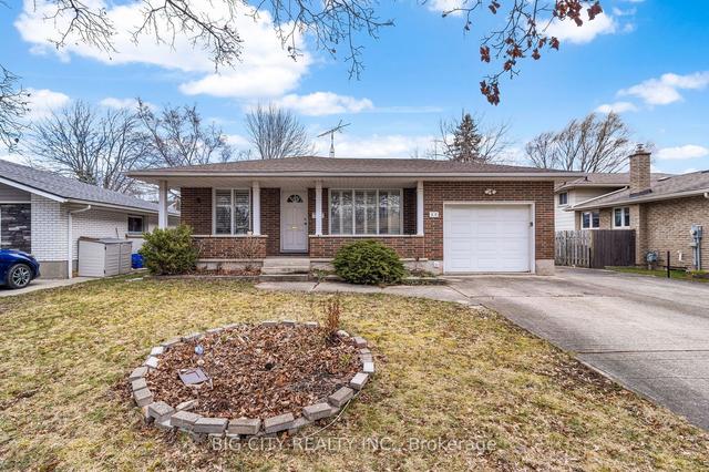 50 Shetland Cres, House detached with 3 bedrooms, 2 bathrooms and 5 parking in St. Catharines ON | Image 1