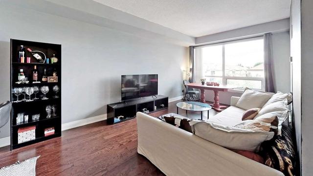 303 - 520 Steeles Ave W, Condo with 1 bedrooms, 2 bathrooms and 1 parking in Vaughan ON | Image 2