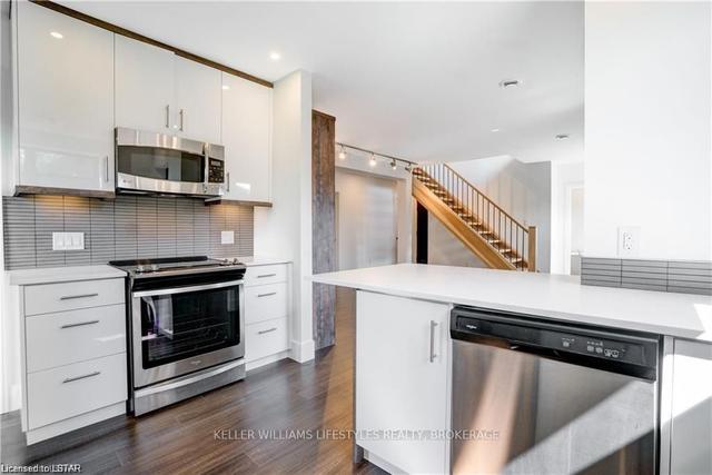 3 - 130 Windsor Cres, Condo with 3 bedrooms, 2 bathrooms and 1 parking in London ON | Image 6