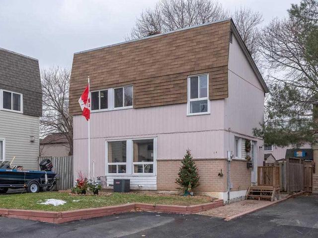 14 Hasting Sq, House detached with 3 bedrooms, 2 bathrooms and 2 parking in Brampton ON | Image 2