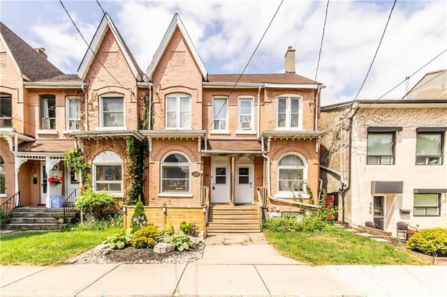 351 Macnab Street N, House attached with 3 bedrooms, 2 bathrooms and 1 parking in Hamilton ON | Image 3
