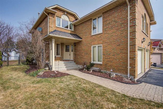 35 Strathroy Cres, House detached with 3 bedrooms, 4 bathrooms and 6 parking in Hamilton ON | Image 12