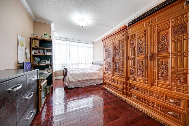 ph2411 - 7 Bishop Ave, Condo with 3 bedrooms, 2 bathrooms and 1 parking in Toronto ON | Image 15