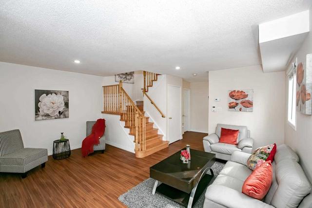 113 Saddletree Tr, House semidetached with 3 bedrooms, 3 bathrooms and 4 parking in Brampton ON | Image 13