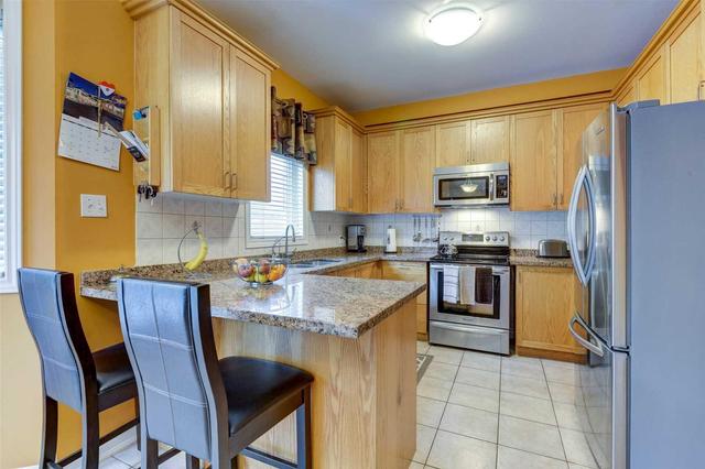 74 Peachwood Cres, House detached with 4 bedrooms, 3 bathrooms and 2 parking in Hamilton ON | Image 4