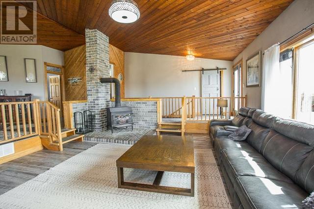 736 Pioneer Rd|Huron Shores Township, House detached with 4 bedrooms, 2 bathrooms and null parking in Huron Shores ON | Image 12