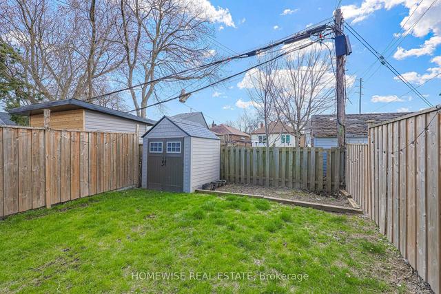 143 Lake Cres, House detached with 2 bedrooms, 2 bathrooms and 1 parking in Toronto ON | Image 22
