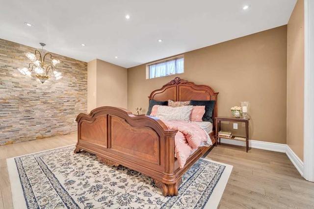 49 Trehorne Dr, House detached with 3 bedrooms, 3 bathrooms and 3 parking in Toronto ON | Image 20