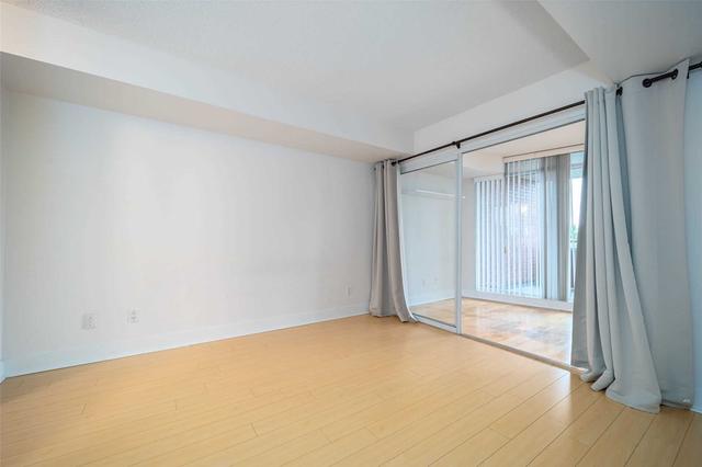 318 - 550 Queens Quay W, Condo with 1 bedrooms, 1 bathrooms and 1 parking in Toronto ON | Image 8