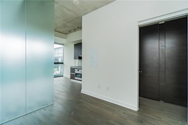 1001 - 38 Stewart St, Condo with 1 bedrooms, 1 bathrooms and null parking in Toronto ON | Image 9