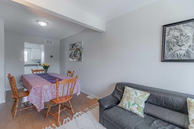 th 12 - 221 Ormond Dr, Townhouse with 3 bedrooms, 2 bathrooms and 2 parking in Oshawa ON | Image 3