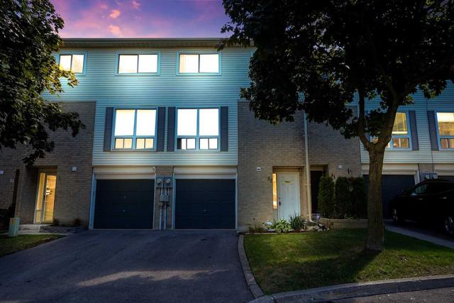 82 - 1133 Ritson Rd N, Townhouse with 3 bedrooms, 2 bathrooms and 2 parking in Oshawa ON | Image 1