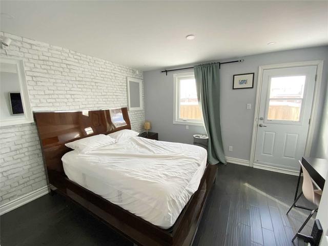568 Delaware Ave N, House detached with 4 bedrooms, 5 bathrooms and 2 parking in Toronto ON | Image 3