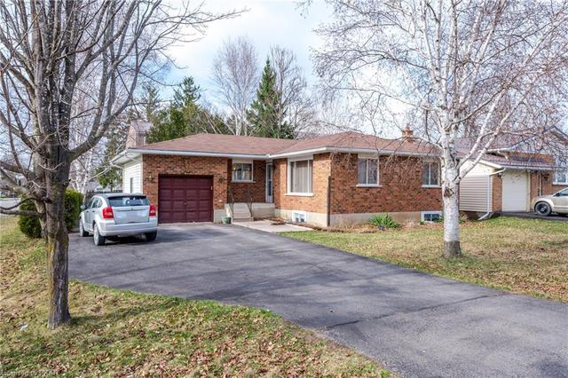 220 Cider Lane, House detached with 3 bedrooms, 2 bathrooms and 3 parking in Trent Hills ON | Image 2