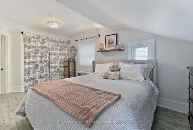 100 Belgravia Ave, House detached with 3 bedrooms, 1 bathrooms and 1 parking in Toronto ON | Image 10