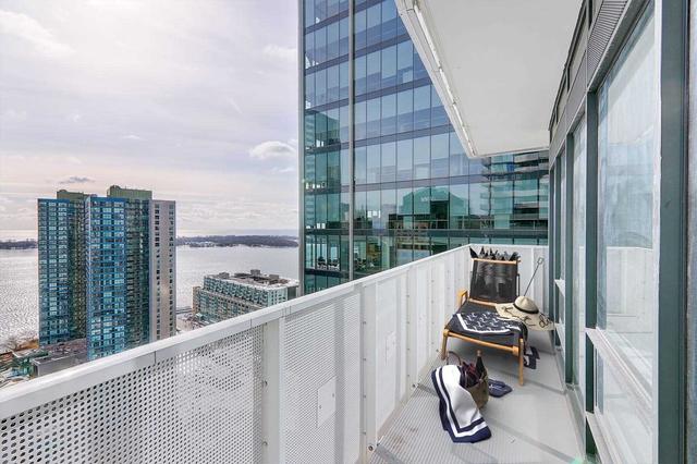 3010 - 100 Harbour St, Condo with 3 bedrooms, 2 bathrooms and 1 parking in Toronto ON | Image 16