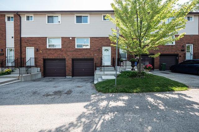 38 - 170 Lavina Cres, Townhouse with 3 bedrooms, 2 bathrooms and 2 parking in Hamilton ON | Image 1